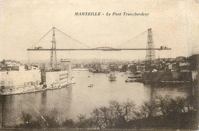 Marselha - O Ponte Transbordeur — vista do porto com ponte suspensa e barcos