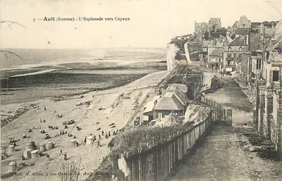 Ault (Somme) - A Esplanada em direção a Cayeux — Foto H. Milan, 9 rue Octagone, Ault, Somme
