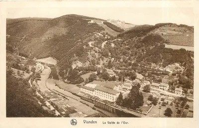 Vianden — A Vale do Ouir. — E. A. Schaack, Luxemburgo, Número 4.