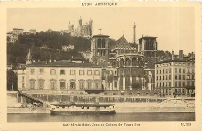 Cathédrale Saint-Jean et Coteau de Fourvière — Lyon — éditeur M. 221