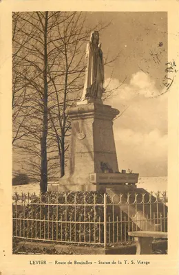 Levier — Estrada de Boujailles — Estátua da T. S. Virgem