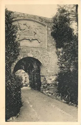 Castelo de Arques-la-Bataille — Placa comemorativa da Batalha de Arques — Serviço Comercial de Monumentos Históricos