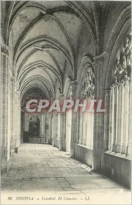 Segóvia — Catedral. O Claustro — LL.