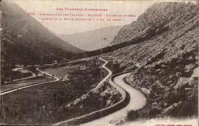 Os Pirineus Ariégeois — Ao redor de Ax-les-Thermes, vale do Ariège, curvas da estrada nacional a 6 km acima — HISTOTYPE LABOUME PRÉMA TOULOUSE