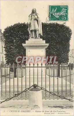 Castelo-Thierry — Estátua de Jean de La Fontaine — Enrhard, fot. — Castelo-Thierry