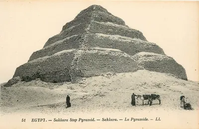 Egito — Sakkara — A Pirâmide a Escadaria — LL