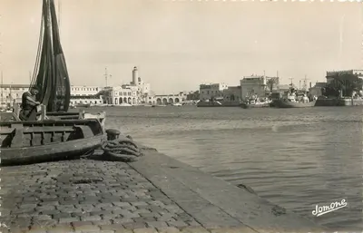 Porto de Argel — vista do cais e do farol — editor Jomone, n°210