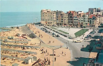 Vista aérea da praia e da orla marítima — WOLUWE-ST-LAMBERT — editor desconhecido, n° de série A 10