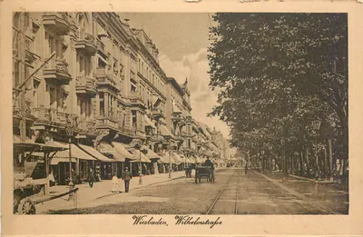 Wiesbaden, Wilhelmstraße — vista de rua com edifícios e bondinho — M. Jacobs, Postkarten-Verlag, Frankfurter