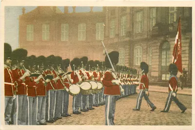 Desfile de soldados em Amalienborg — Standens Forlag, n° 820