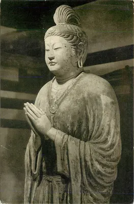 Buddhist statue in prayer — Temple Tōdai-ji, Hall Hōhōdō — publisher Tōdai-ji