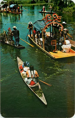 Xochimilco — Barcos decorados com flores transportando excursionistas — AMIMEX ASOCIADOS, S.A. n° V1291