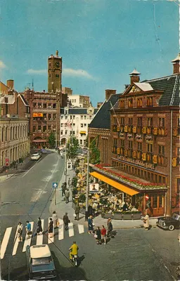 Den Haag - Groenmarkt — Vista da rua com o restaurante 'De Witte Koe' e a torre da igreja — Edição Vitacolor, n°108