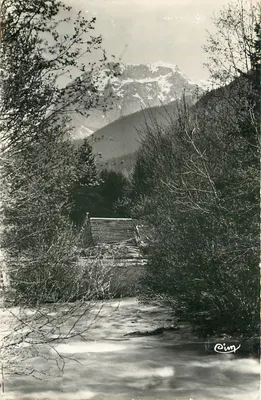 Châtel (Haute-Savoie) — La Drance i Cornettes de Bise — Fotografia Pim
