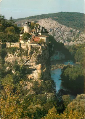 Castelo de Belcastel — Vale da Dordogne — Impressa na França
