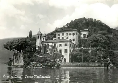 Lago de Como - Punta Balbianello — vista do castelo e da capela sobre a água — Vera Fotografia