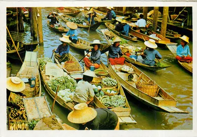 Mercado flutuante em Damnoen Saduak — Rajchaburi, Tailândia — Phornthip Phatana Ltd.