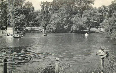 Parc Léopold - Vista do lago com barcos — Edições Alphonse L. Perruecq, n° 28
