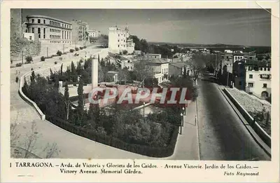 Tarragone — Avenida Victoria e Jardim dos Mortos — Foto Raymond