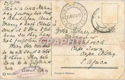 एक बच्चा एक चबूतरे में एक पक्षी को खाना देता है — संपादक कोमो (ऑलेंग) — श्रृंखला 220 — पीछे