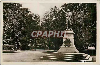 Estátua de um soldado — Lons-le-Saunier — Edição Rouget de l'Isle