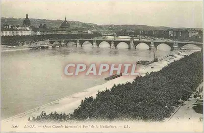 LYON — Quai Claude Bernard e Ponte da Guillotière — L1