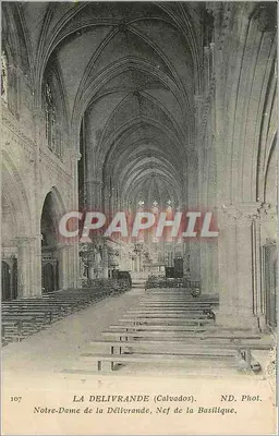 Nossa Senhora da Libertação — Nef da Basílica — ND. Phot.