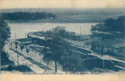 ROCHEFORT-sur-MER (Char.-Inf.) — Cales secas do Arsenal — J. Nozais, editor, Nantes