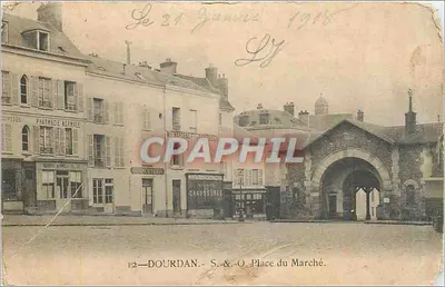 Bilhete postal antigo Dourdan S O Place du marche