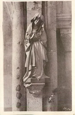 Estátua da Virgem — interior da igreja — Montbenoît (Doubs) — editor Cim