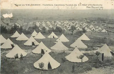 Bilhete postal antigo Camp du Valdahon Cozinhas Refeitórios Tendas do Regimento de Infantaria Mme Meynard Militaria