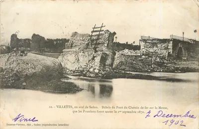 CPA Villette en aval de Sedan Debris du pont de chemin de fer sur la Meuse Militaria