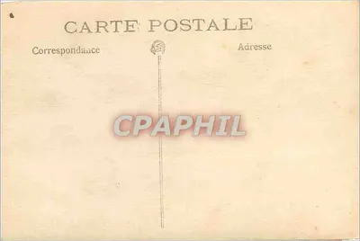 Grupo de mujeres — delante de una señal 'MAGASIN' — tarjeta postal — Reverso
