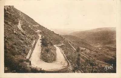 Os Curvas do Causse — Florac (Lozère) — Rogé