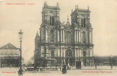 Vitry-le-François - A Igreja — Edição do Grand Bazar Vitry-le-François, n° 2487