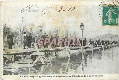 Paris inundado (janeiro de 1910) — Passarela da Esplanada dos Inválidos