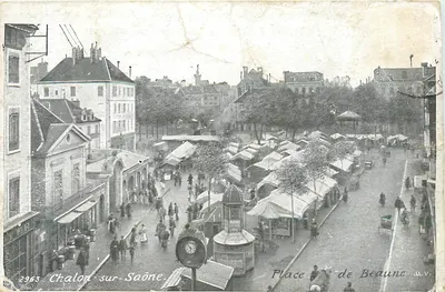 Praça de Beaune — mercado animado — Chalon-sur-Saône, editor A.V.