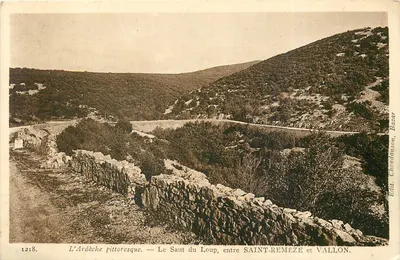A Ardèche pitoresca — O Salto do Lobo, entre SAINT-REMEZE e VALLON — Ed. Chandanson, Bazas