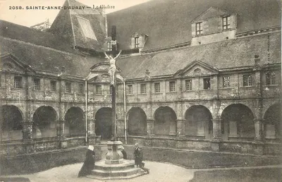 Sainte-Anne-d'Auray — O Claustro — Editora: Direção Yves, n° 2058