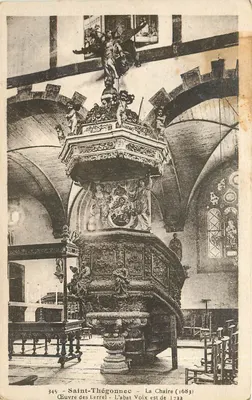 Saint-Thégonnec — A cadeira (1683) — Obra dos Lerrel, O abat Voix é de 1722