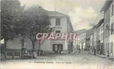Châtonnay (Isère) — Place de l'Église — Hôtel