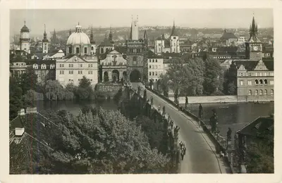 Praha. Karlův most — vista panorâmica — V. Carmáš, Praha XVI