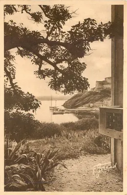 Ilha de Port-Cros — O Porto e o Forte François — F. Foraud