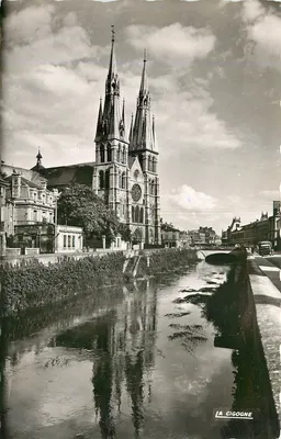 Châlons-sur-Marne — Igreja Nossa Senhora e a Nau — A Cegonha