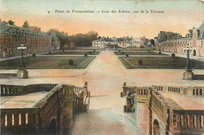 Palácio de Fontainebleau — Cour des Adieux, vista da Terrasse