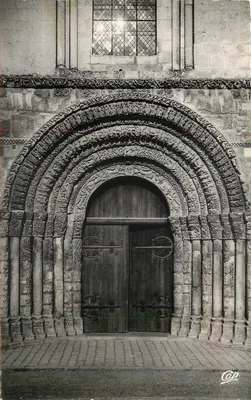 Saintes — O Portal da Abadia das Damas — Cap