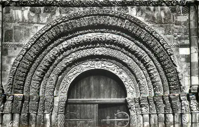 Saintes — Tímpanos do Portal Central — Abadia das Senhoras, séculos XI e XII — Cie des Arts Photomécaniques, Paris