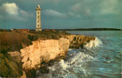 Saint-Georges-de-Didonne — O Farol. As Falésias — M. Berjaud, Tito
