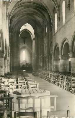 Interior da igreja e o poço — Étretat (S.-Inf.) — Éd. G.A.L.F., 30 rue de Lyon, Paris-3e