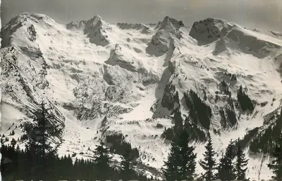 La Clusaz (1040 m.) — Os magníficos terrenos de esqui dos Combés dos Aravis — Fabricação francesa
